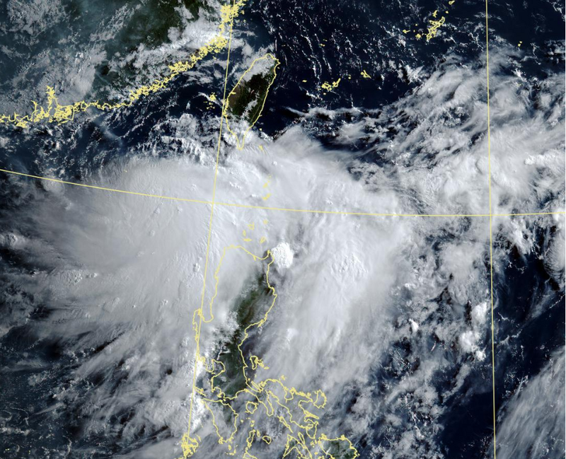 受颱風外圍環流影響,氣象署今上午7點半對屏東發布大雨特報,提醒當地民眾留意局部大雨,注意雷擊及強陣風。(圖擷自氣象署) 受颱風外圍環流影響,氣象署今上午7點半對屏東發布大雨特報,提醒當地民眾留意局部大雨,注意雷擊及強陣風。(圖擷自氣象署)