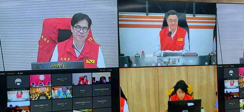 高雄市長陳其邁聽到台東終於也有護國神山,臉上浮現笑意。(記者劉人瑋翻攝) 高雄市長陳其邁聽到台東終於也有護國神山,臉上浮現笑意。(記者劉人瑋翻攝)
