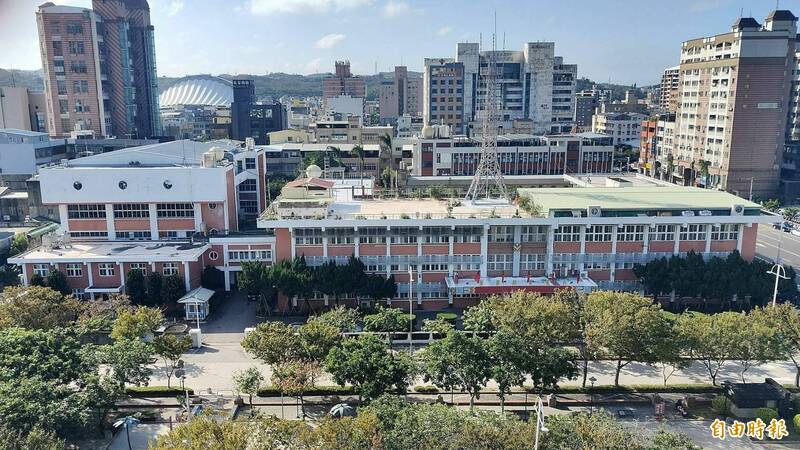 苗栗縣警局辦公大樓將異地興建，現址將新建縣立總圖書館。（記者張勳騰攝）