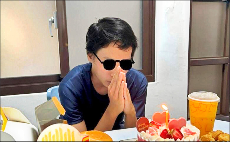 黃姓黑戶青年最快本週就能報戶口,領到身分證,「重獲新生!」
(資料照,台中社會局提供) 黃姓黑戶青年最快本週就能報戶口,領到身分證,「重獲新生!」
(資料照,台中社會局提供)