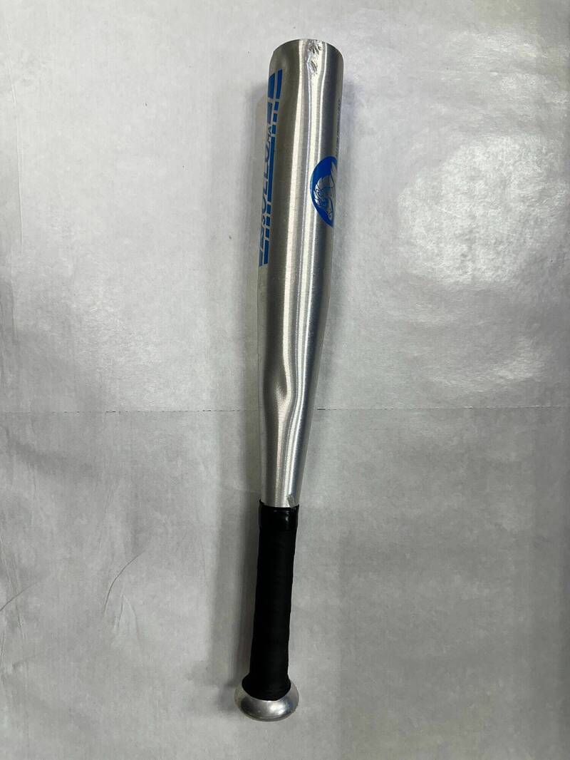 警方在国道3号三莺交流道附近找到小铝棒。（记者徐圣伦翻摄）