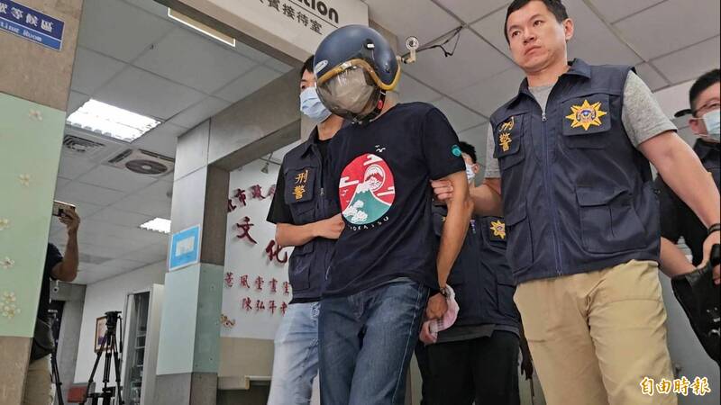 谢男遭警方依杀人罪移送法办。（记者徐圣伦摄）