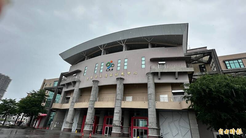 中央補助逾1億元經費到位,將進行永康區圖書館、新營文化中心圖書館整建,以及安南區李科永紀念圖書館新建工程。(記者劉婉君攝) 中央補助逾1億元經費到位,將進行永康區圖書館、新營文化中心圖書館整建,以及安南區李科永紀念圖書館新建工程。(記者劉婉君攝)