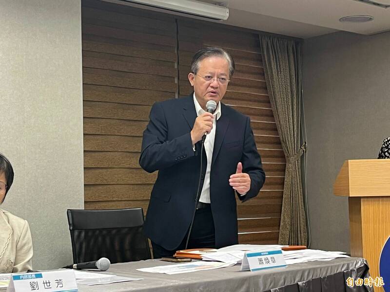 消防署長蕭煥章說,勤安會正在檢討消防救災、救護是否要分開,該議題會在今年處理。(記者李文馨攝) 消防署長蕭煥章說,勤安會正在檢討消防救災、救護是否要分開,該議題會在今年處理。(記者李文馨攝)
