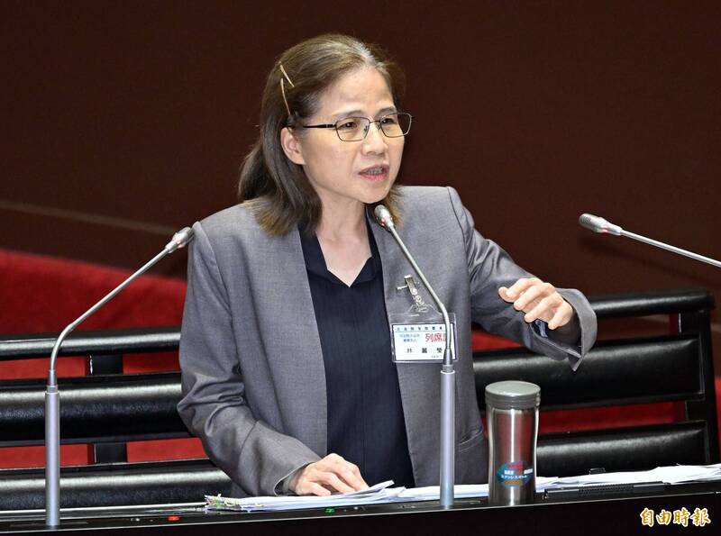 大法官被提名人林麗瑩答詢,只要有死刑就是依法執行。(記者廖振輝攝) 大法官被提名人林麗瑩答詢,只要有死刑就是依法執行。(記者廖振輝攝)
