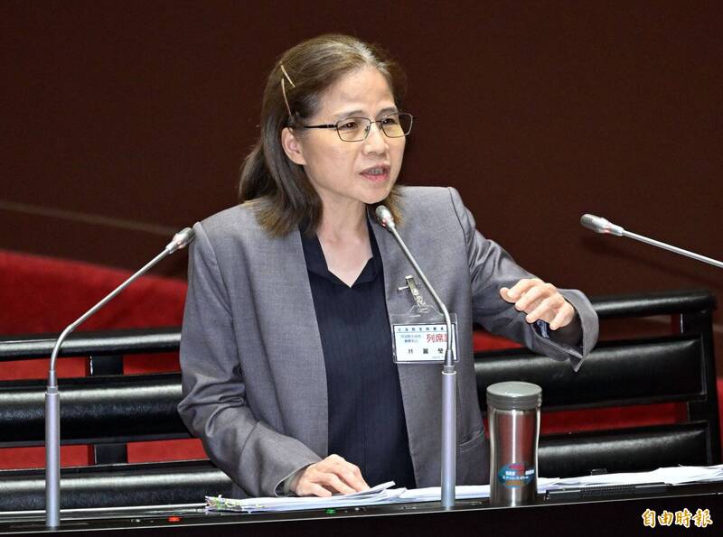 立法院全院委員會10日繼續大法官同意權案審查,大法官被提名人林麗瑩回應朝野立委詢問。(記者廖振輝攝) 立法院全院委員會10日繼續大法官同意權案審查,大法官被提名人林麗瑩回應朝野立委詢問。(記者廖振輝攝)
