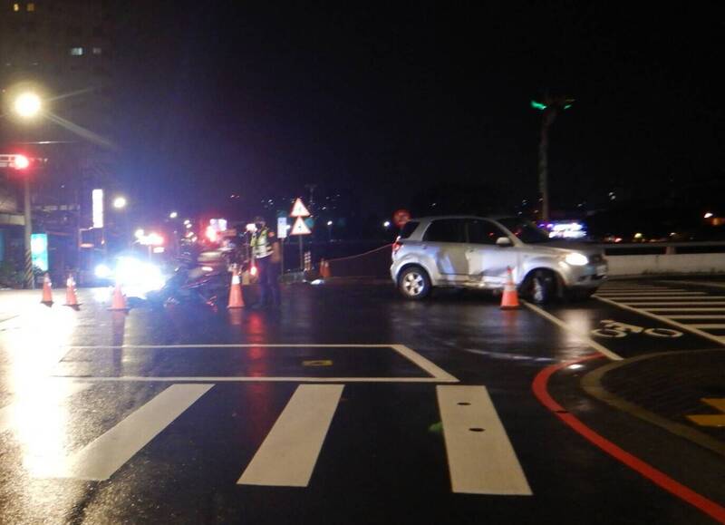 警方封鎖肇事現場蒐證。（記者張瑞楨翻攝）