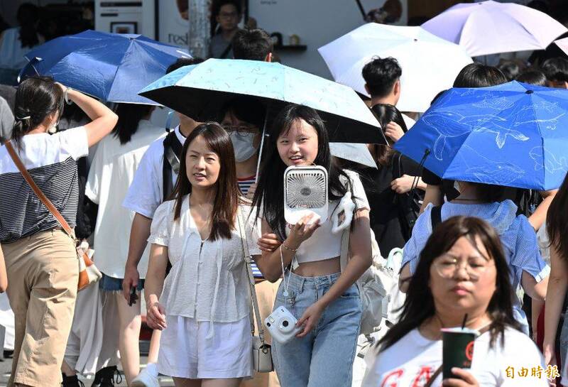 週一氣溫悶熱，午後對流發展旺盛。示意圖。（資料照）