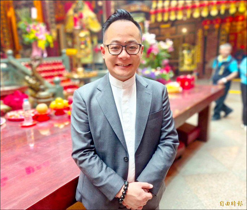 基隆市議長童子瑋質疑普發現金一萬元是「政策性買票」，程序無正當性。（記者盧賢秀攝）