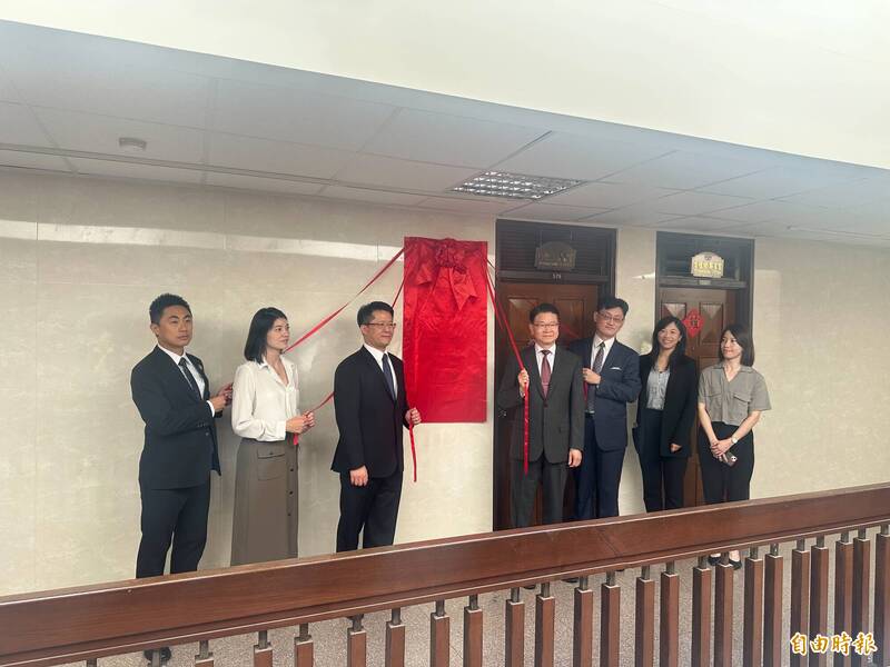 因應第11屆立法委員罷免案,台北地檢署成立「查察妨害罷免執行小組」今日上午舉行揭牌儀式。(記者吳昇儒攝) 因應第11屆立法委員罷免案,台北地檢署成立「查察妨害罷免執行小組」今日上午舉行揭牌儀式。(記者吳昇儒攝)