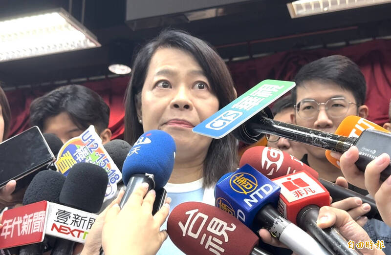 國民黨組發會主委、立委許宇甄則指出，國民黨有安排監票志工，在5947個投開票所一個地方派2人，預計動員1.2萬人。（記者孫唯容攝）