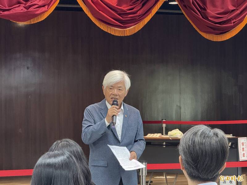 中選會主委李進勇今天應立法院內政委員會邀情視察台北市中山區罷免投票規劃，他再度強調駁斥謠傳，強調法律規定罷免也有投票通知單，「聽不懂的永遠就是聽不懂，但是要適可而止」。（記者孫唯容攝）