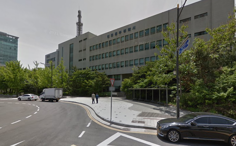 南韓仁川永宗島發生一家3人陳屍車內的事件。仁川中部警察署示意圖。（圖擷自Google街景）