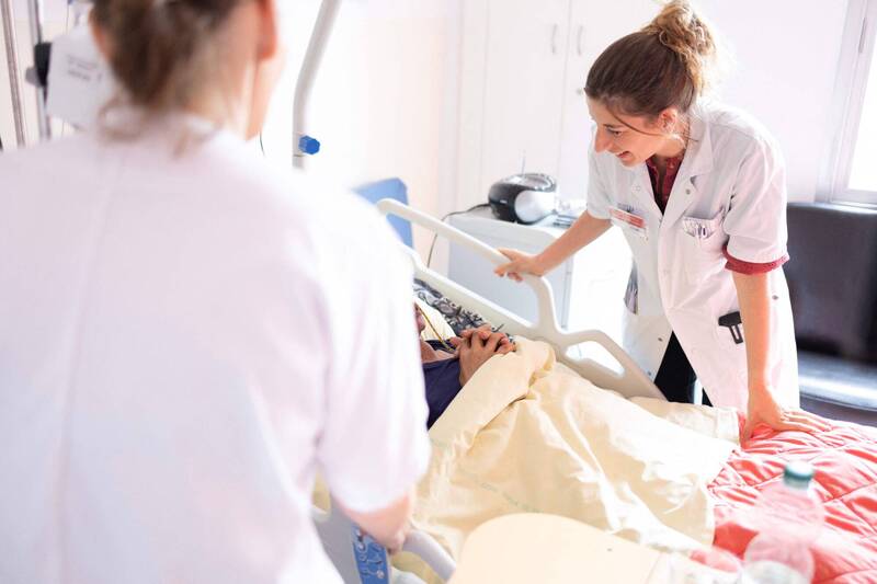 費時11小時通勤！ 護理師搭飛機去美國上班 超現實原因曝光