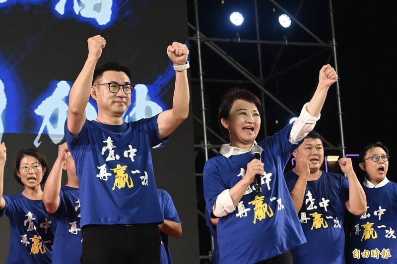 江啟臣(左)說,大罷免違反民主常態,大家要找回民主多元包容。(記者廖耀東攝) 江啟臣(左)說,大罷免違反民主常態,大家要找回民主多元包容。(記者廖耀東攝)