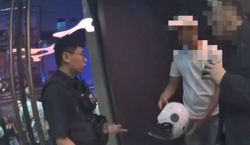 偷警用安全帽還去夜店狂歡  法籍男落網辯喝多覺得好玩