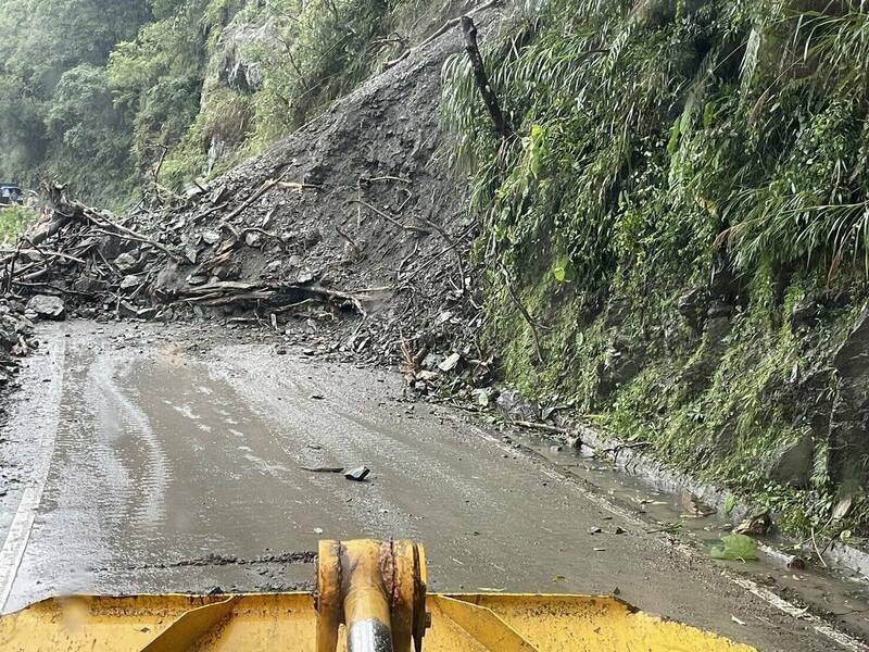 花東大雨、土石流3中斷路段  17點起陸續搶通