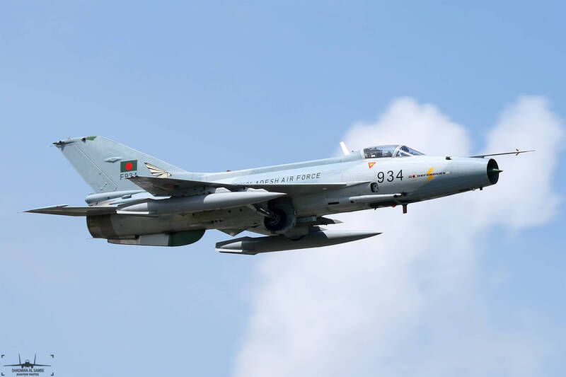 F-7 BGI是中国歼-7战机的外销机种,原型为前苏联米格-21,据称在航电系统、机动性与作战能力方面都有所提升。(取自维基百科) F-7 BGI是中国歼-7战机的外销机种,原型为前苏联米格-21,据称在航电系统、机动性与作战能力方面都有所提升。(取自维基百科)