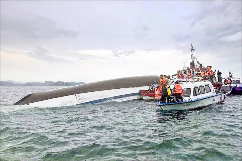 越南下龍灣遊船翻覆至少35死 無台灣旅客／乘客皆為越南籍 多半為來自河內家庭