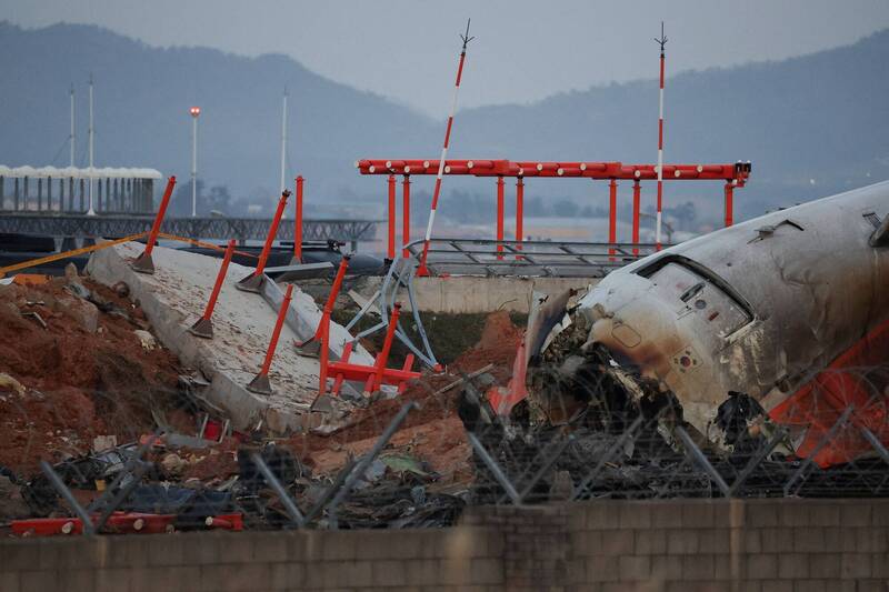 濟州航空墜機驚爆疑關錯發動機 家屬轟官方卸責機師