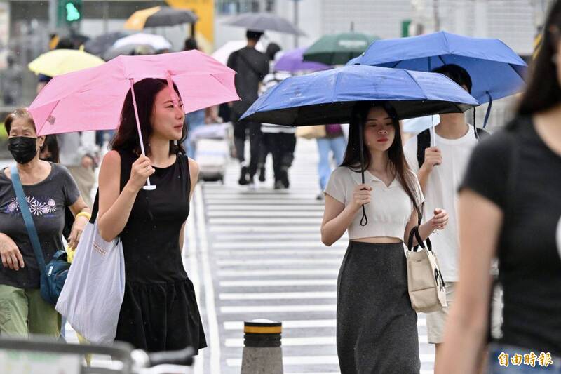 週二花東、午後中南部防大雨 水氣略減無雨悶熱