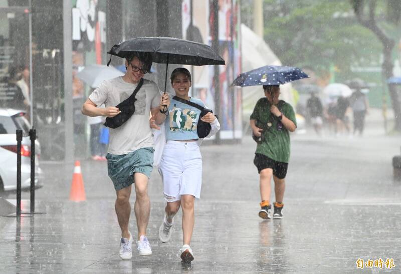 大雨釀災！7/21交通、停班停課、景點關閉一次看（不斷更新）