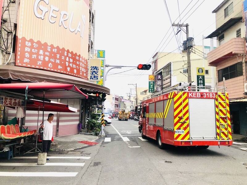 嘉義縣大林鎮中山路發生火警。（江姓謮者提供）