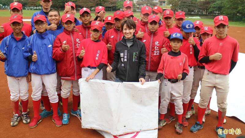 「花蓮鬼故事」+1! 胡仁順：蕭美琴捐競選帆布 縣府批政治力介入校園