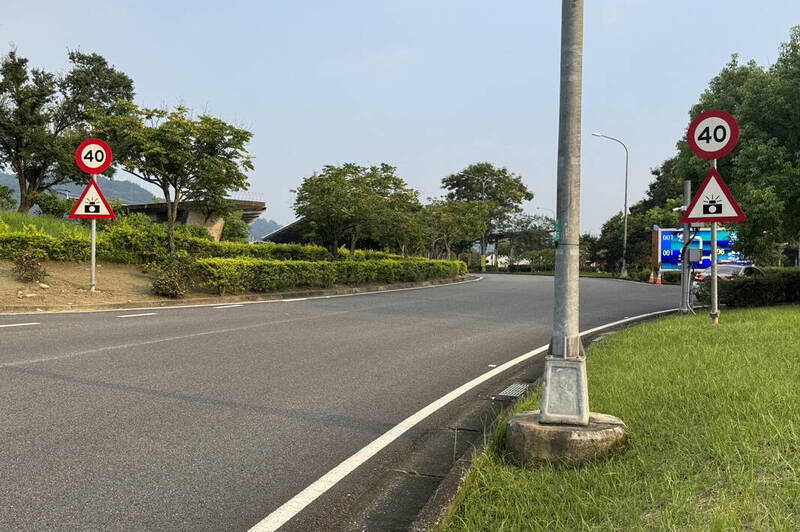 國3南投服務區測速照相遭批搶錢 警：1族群在區內急加速