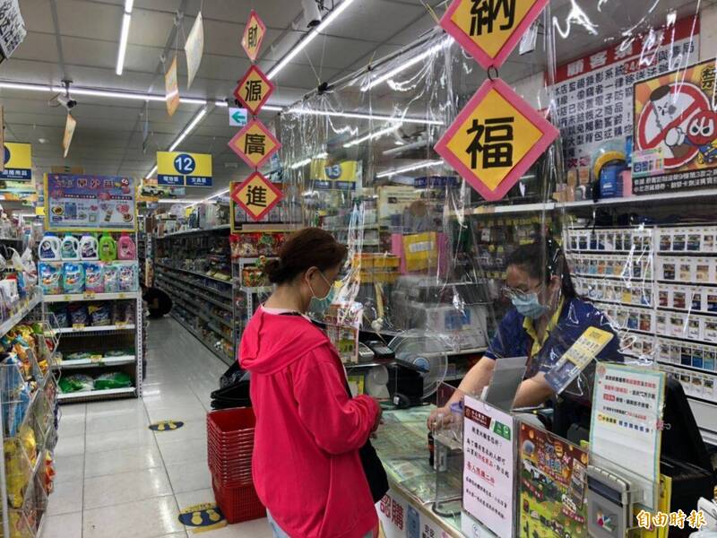 網友讚嘆,小北百貨店員的記憶力無法被AI取代。示意圖,非新聞當事人。(資料照) 網友讚嘆,小北百貨店員的記憶力無法被AI取代。示意圖,非新聞當事人。(資料照)