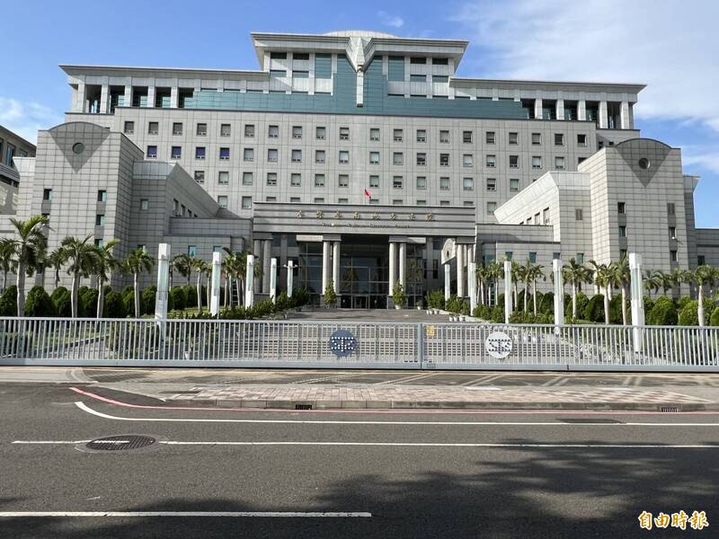 控前夫「清掉」水墨大師顏聖哲畫作 女子求償遭法院打臉原因曝