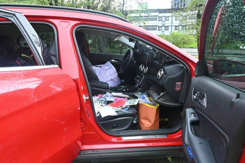 礁溪五峰旗、知名飯店遊客車輛接連遭砸 警方逮1男