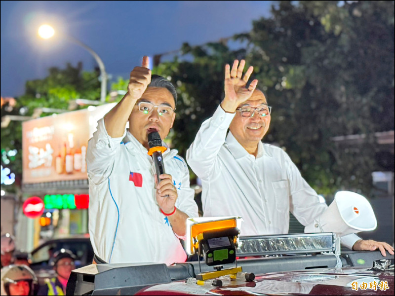 侯友宜陪洪孟楷泰山車掃 巧遇罷團交鋒