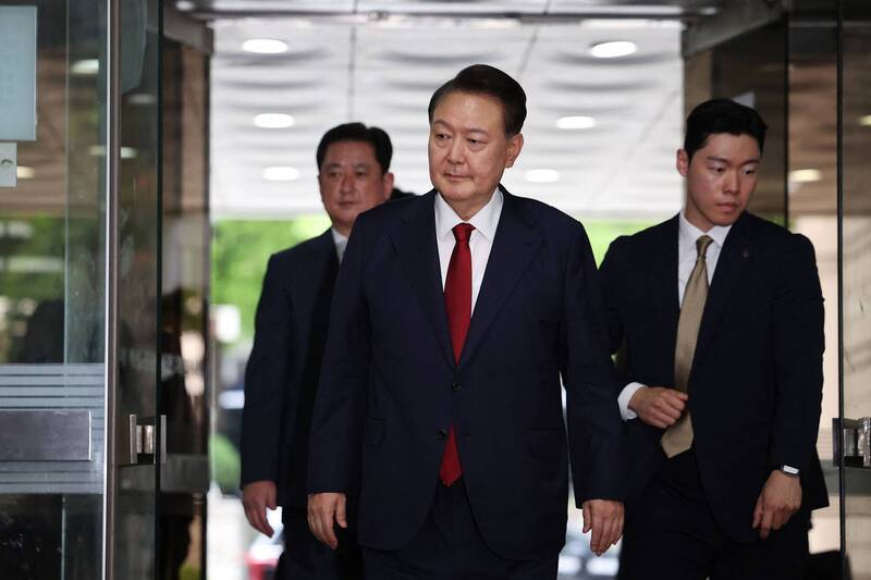 南韓前總統尹錫悅多次缺席庭審  檢要求法院簽發逮捕令