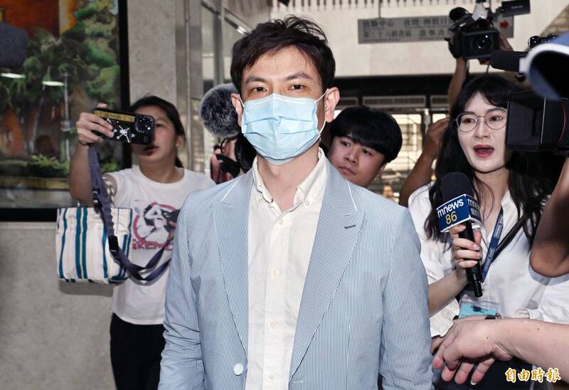 高虹安保時捷Cayenne司機曝光! 錢康明爆料就是干政男友李忠庭
