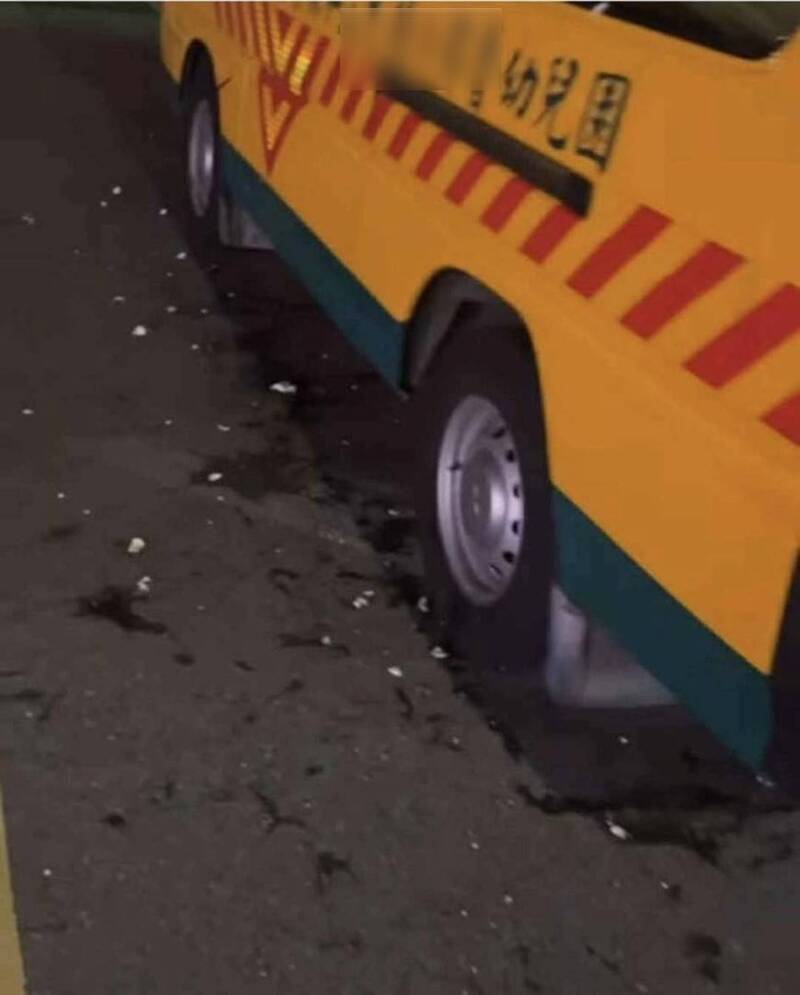 竹南私幼教保員掌摑女童惹眾怒 3人蛋洗娃娃車被警送辦