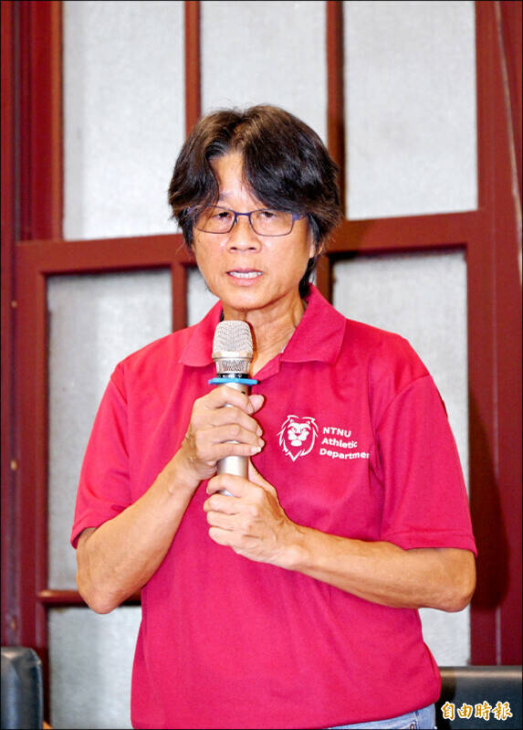 涉台師大女足抽血案被解聘  周台英約400萬退休金全泡湯