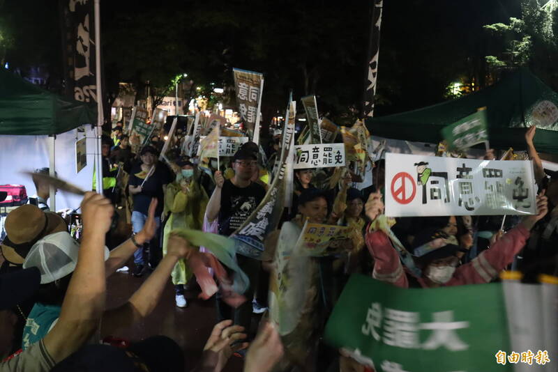 雙和「罷前之夜音樂晚會」  齊呼反共救台灣