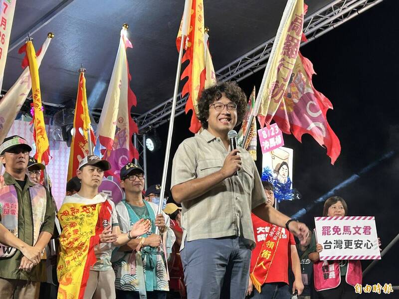 沈伯洋台中守喪現身罷免晚會 曝母親LINE最後留言：告傅崐萁告得好