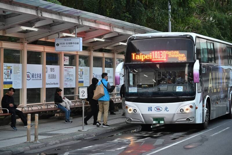獨家》國光客運陷危機！欠銀行團30億元 月燒3億多開銷