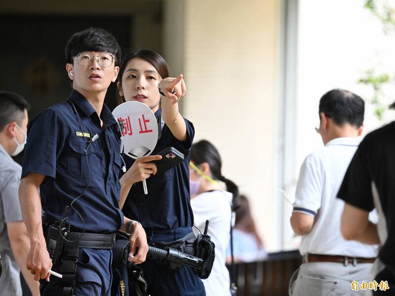 漏網鏡頭》罷免投票所嬌點！全場忍不住看「她」