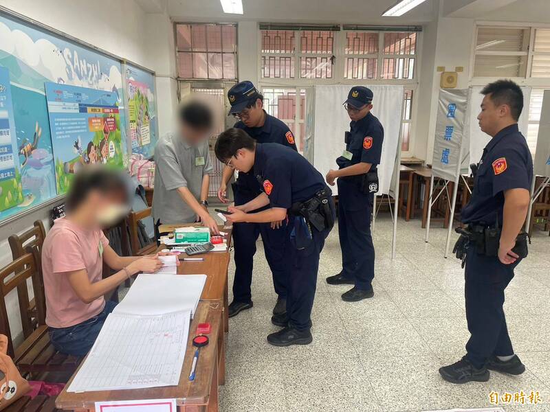 使用手機、撕毀選票… 大罷免投票新北4件違規法辦