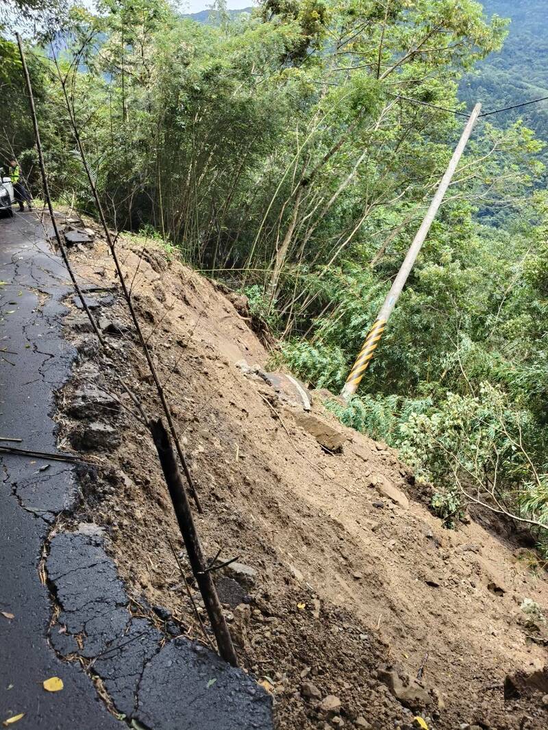 不敵局部大雨  尖石竹58線路基崩塌封閉搶修中