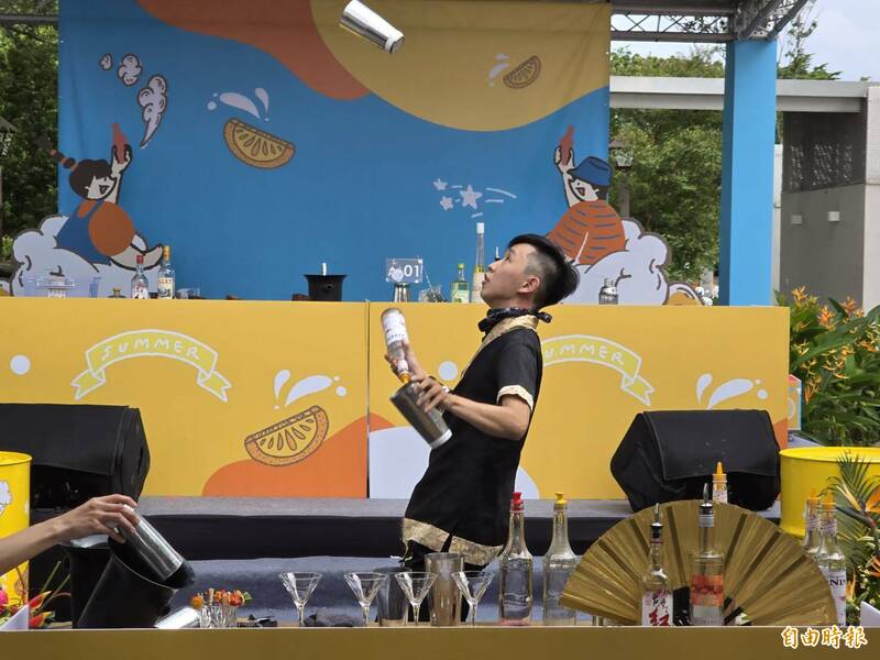 屏東勝利星村「嗨啤夏趴」 花式調酒賽拚創意