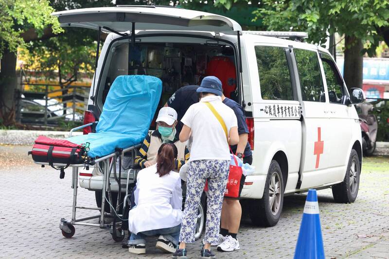 外媒聚焦台灣民主保衛戰 全民投票反擊親中立委