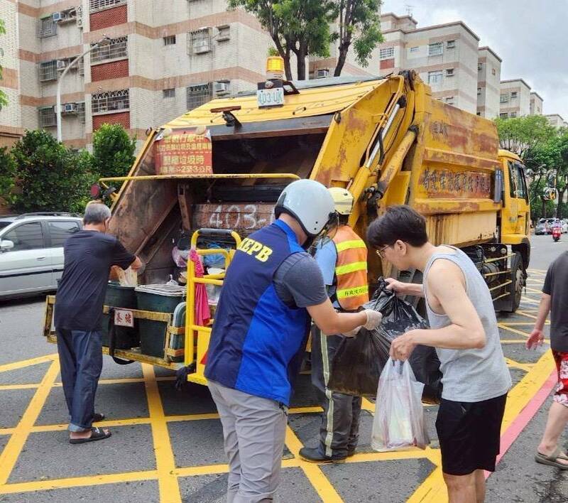 高雄加強垃圾破袋稽查 上半年違規1262件這項最多