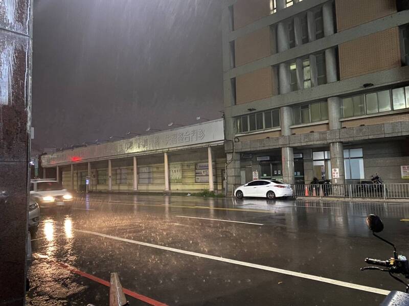大雷雨突襲彰化！七八水災惡夢猶在 鹿港人夜不成眠