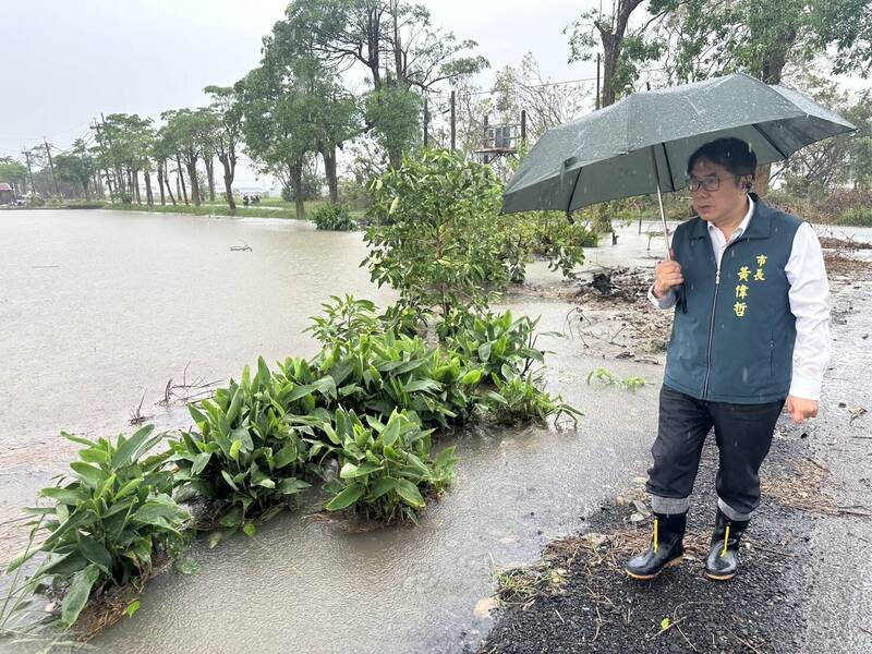 後壁淹水嚴重 黃偉哲勘災籲：注意今晚強降雨
