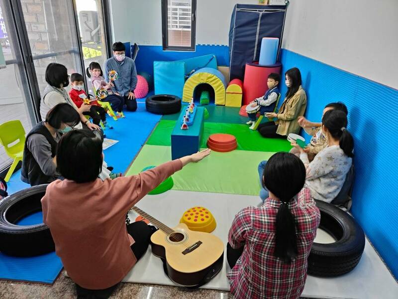 竹縣家教中心攜手早療團體連辦3場親子感統活動
