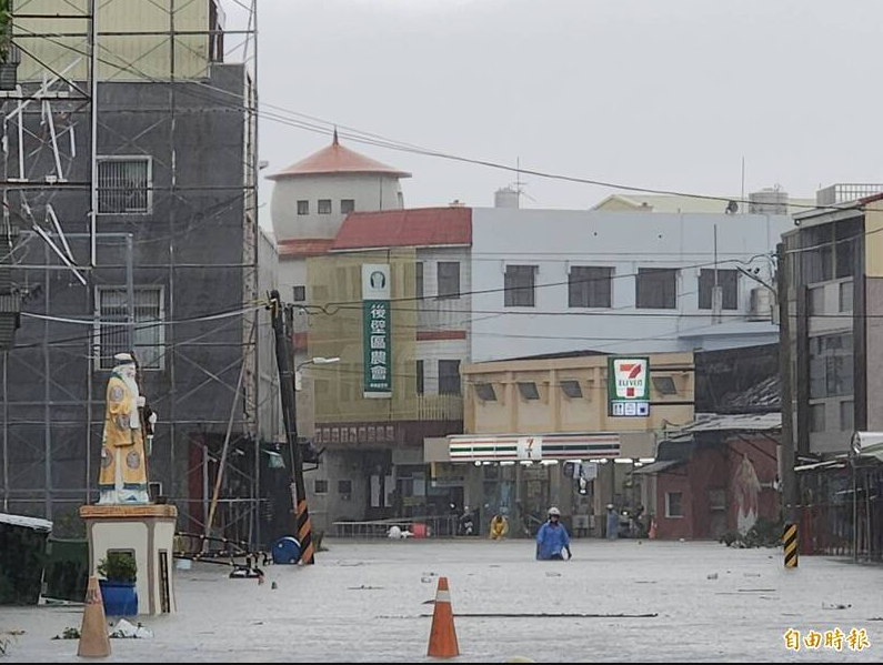 豪雨狂炸南台灣！ 台南高雄屏東已宣布 7/29停班停課一次看